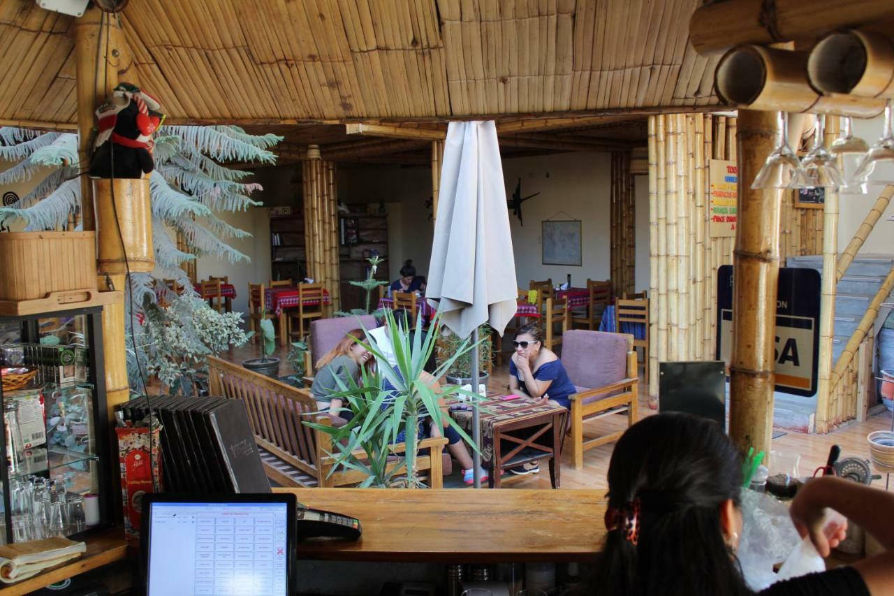 La Casa de Bamboo Hostel Ica Bagian luar foto